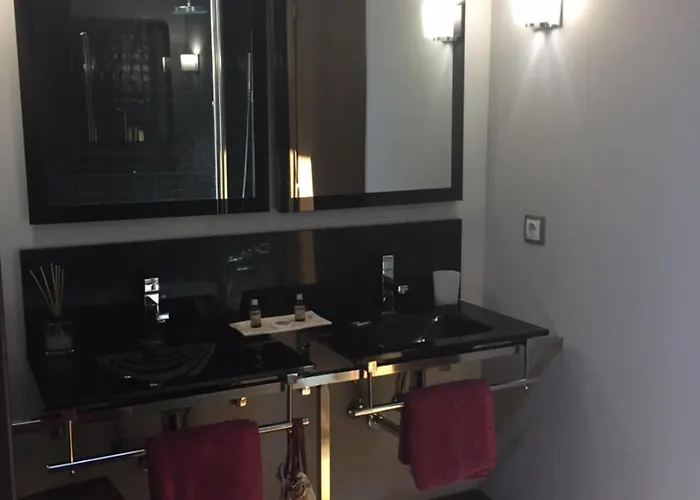 Real Torre Berrueza Отель Эспиноса-де-лос-Монтерос